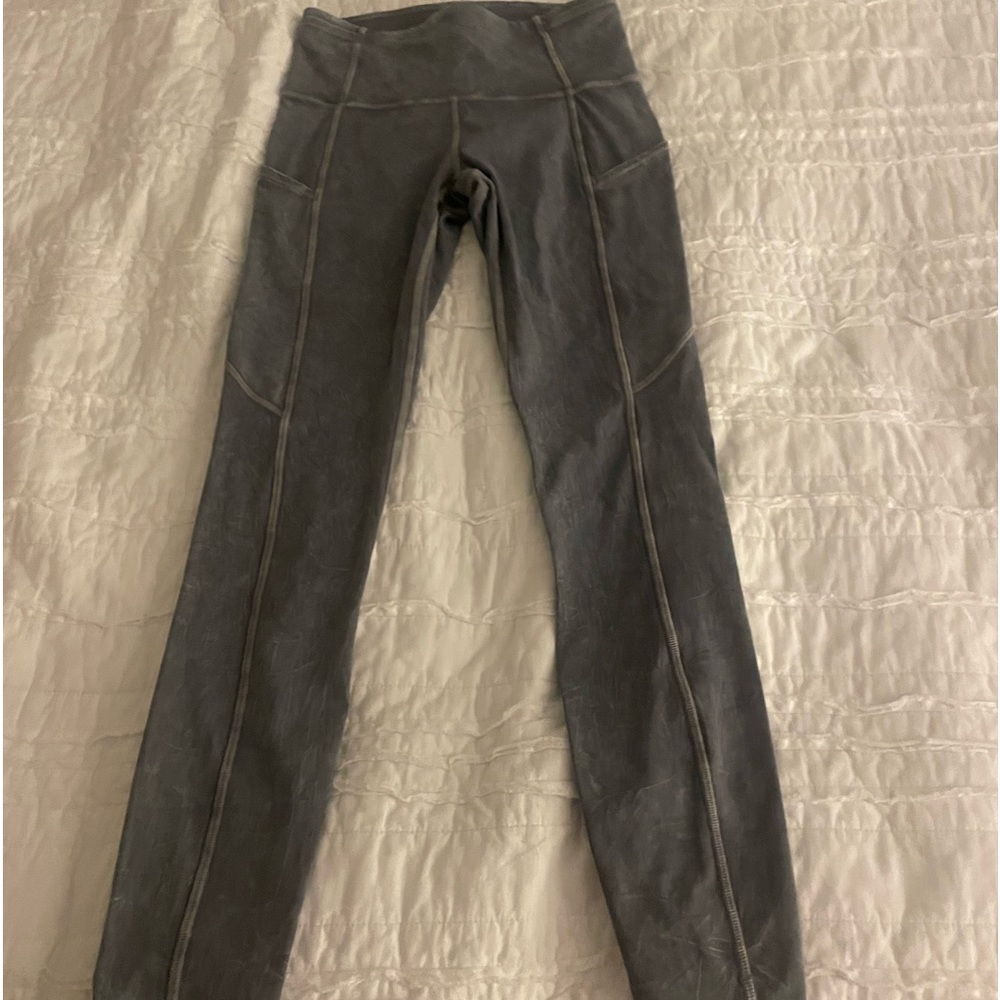 Size 4 retro lulu leggings